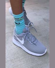 Grijs