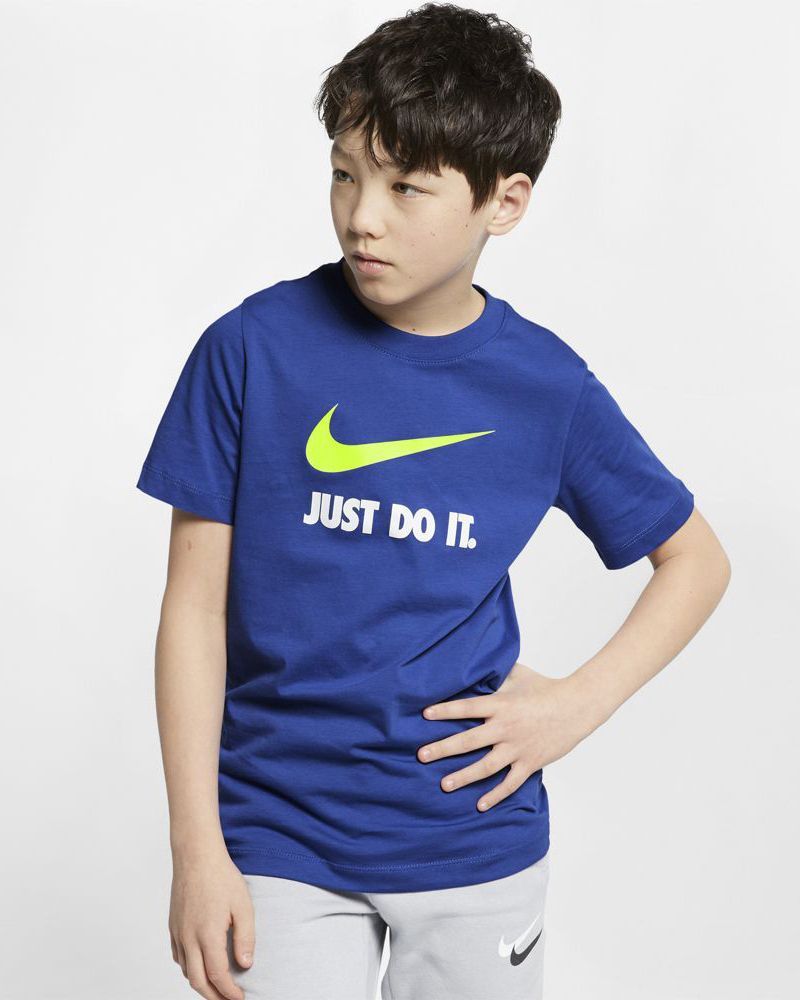 tee shirt nike sportswear bleu royal pour enfant ar5249 480
