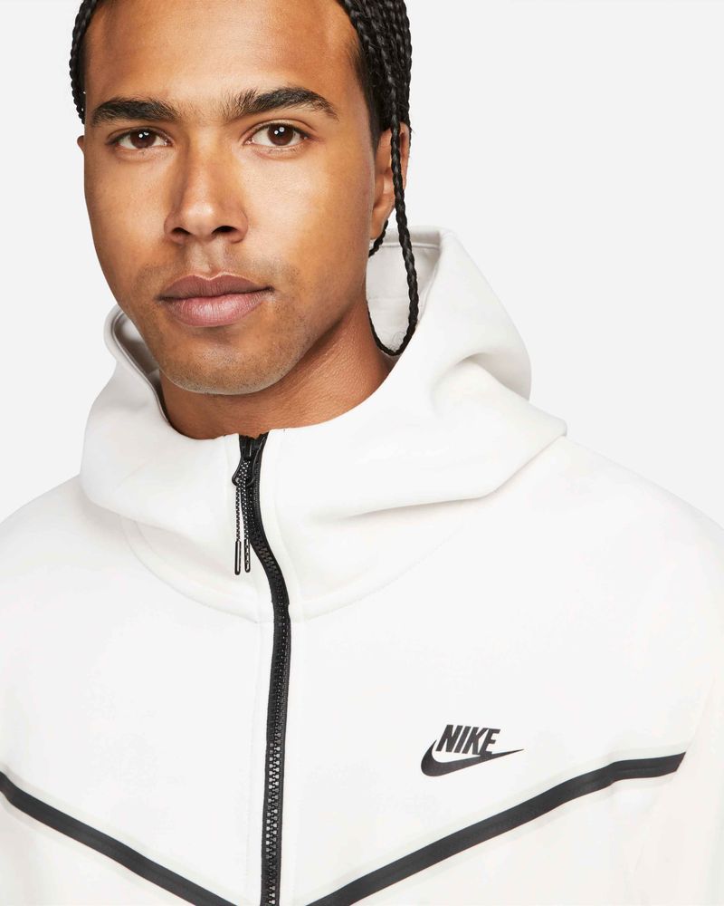 Nike tech fleece hoodie white hotsell