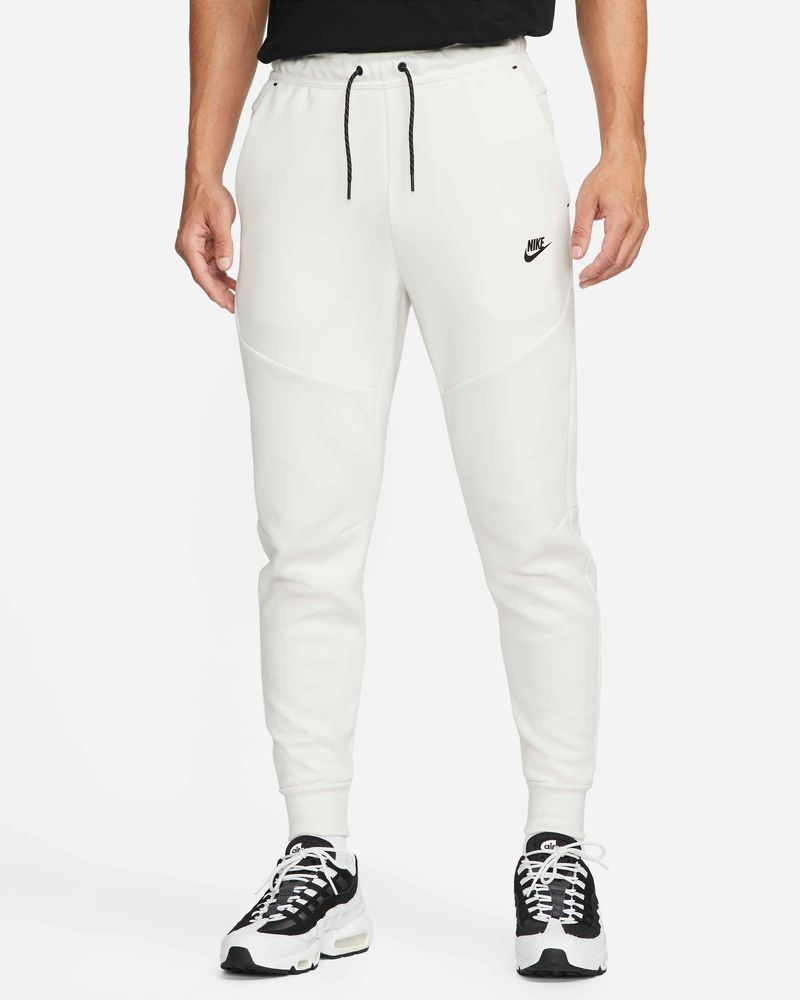 Pantalon de jogging Nike Sportswear Tech Fleece pour homme. Nike BE