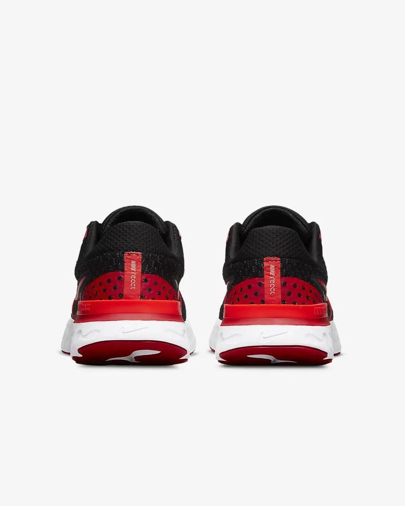 Nike sales react vermelho