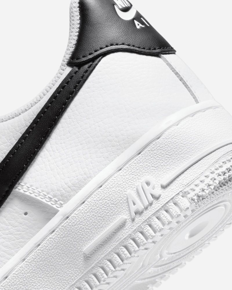 Chaussures Nike Air Force 1 07 Blanc Noir pour Femme EKINSPORT