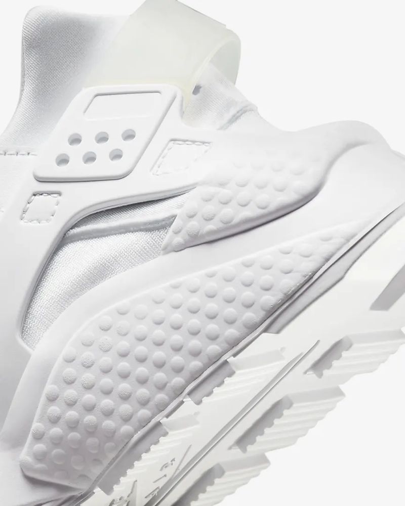 Chaussures Nike Huarache pour Femme DH4439 EKINSPORT