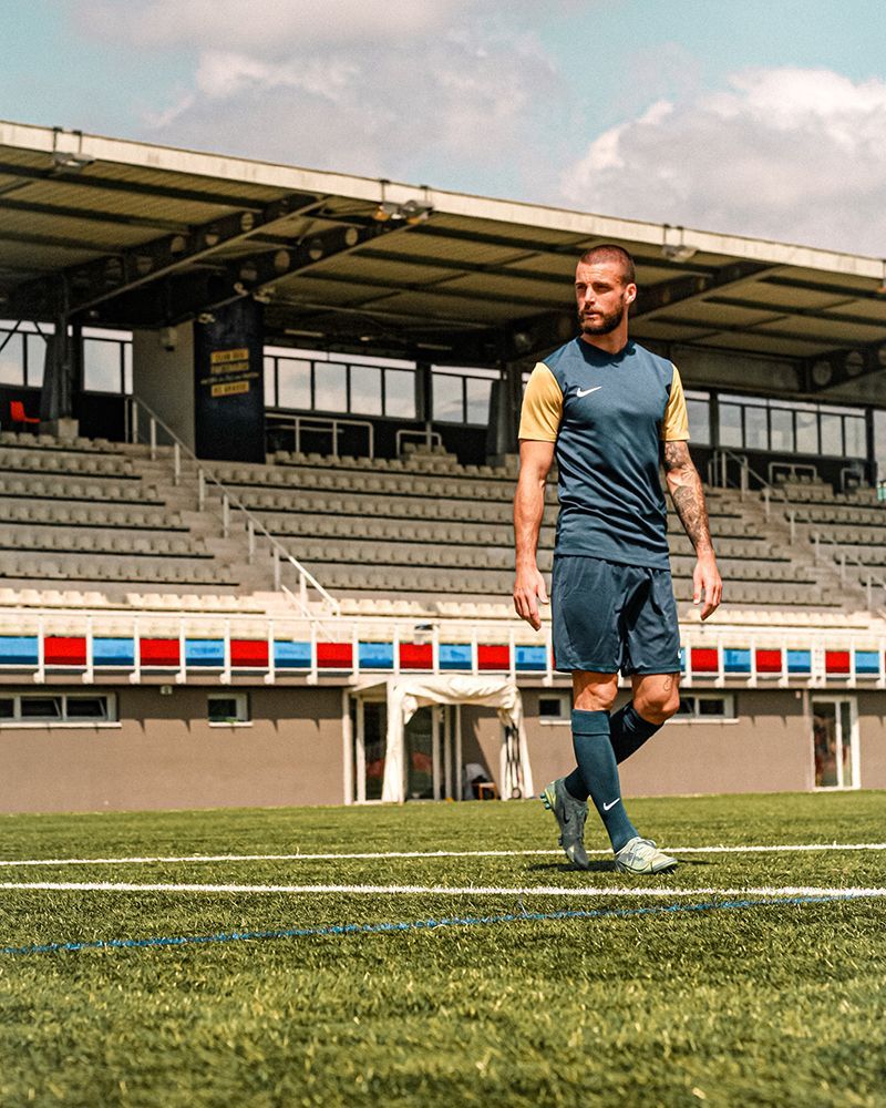 maillot de football nike homme tiempo premier ii bleu marine or dh8035 411 maillot de football nike homme tiempo premier ii bleu marine or dh8035 411