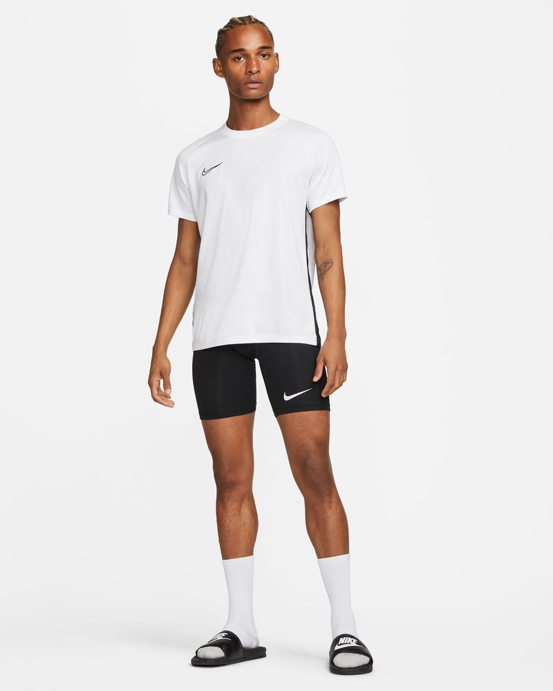 Nike shirt en korte broek cheap