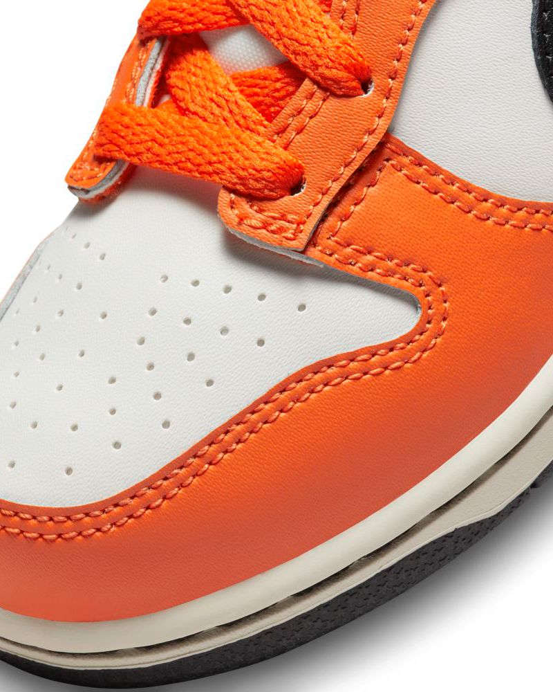 Des chaussures orange sales
