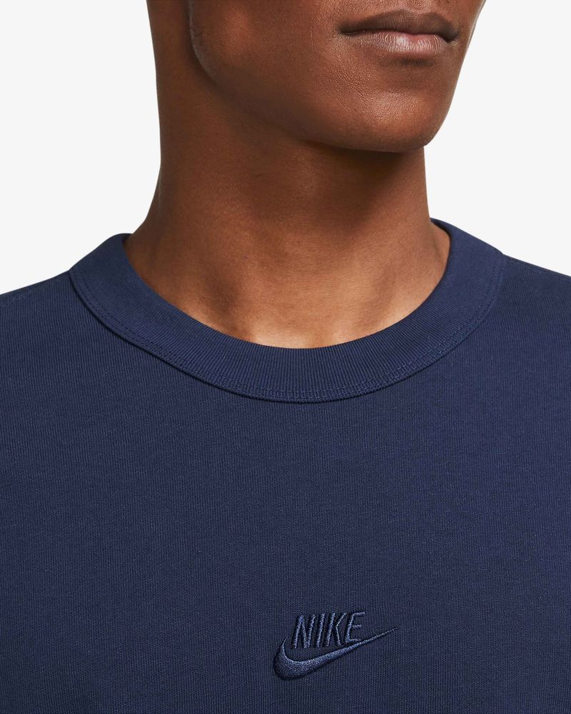 Navy hotsell nike shirt