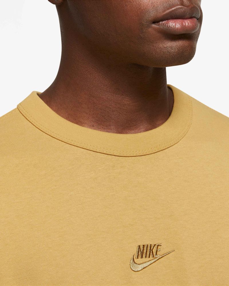Mustard nike t shirt new arrivals