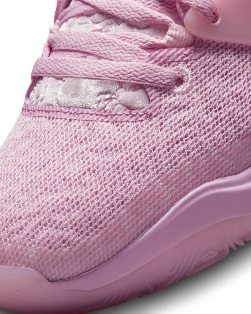 Lebron 15 roses store