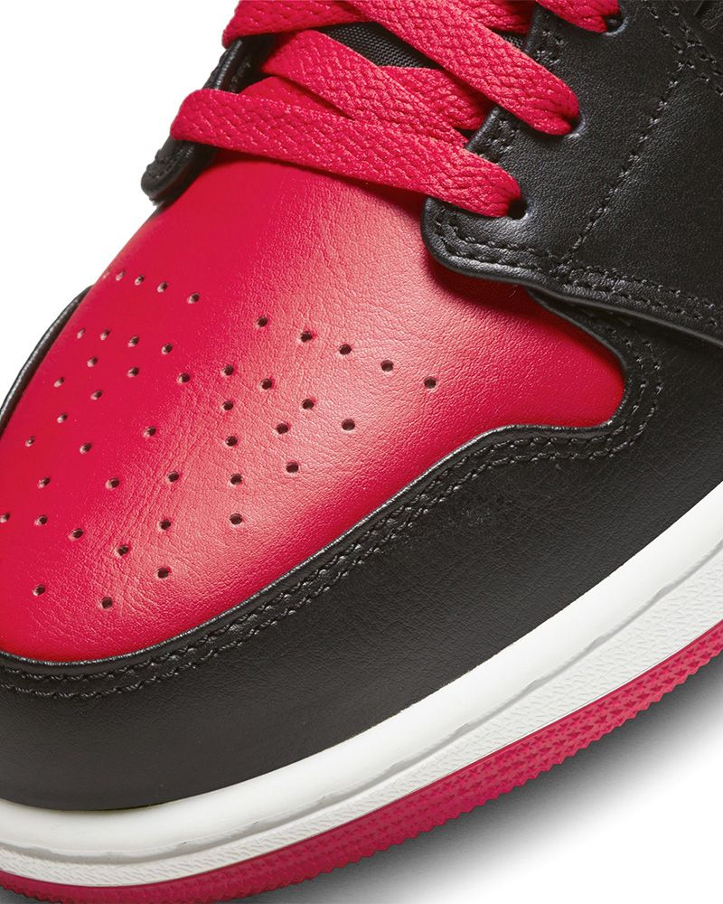 Chaussures Air Jordan 1 Mid Noir Rouge pour Homme DQ8426 060