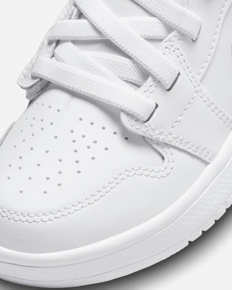 Adidas blanche enfant jordan hotsell