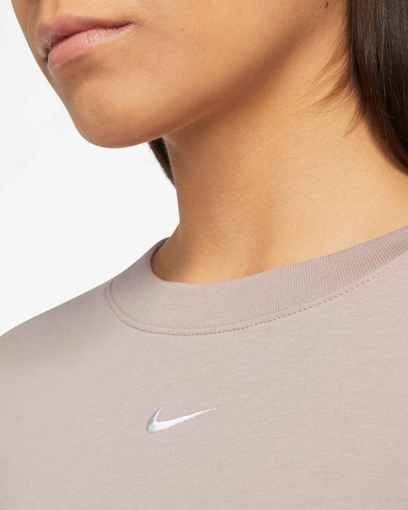 Robe t shirt clearance nike pastel