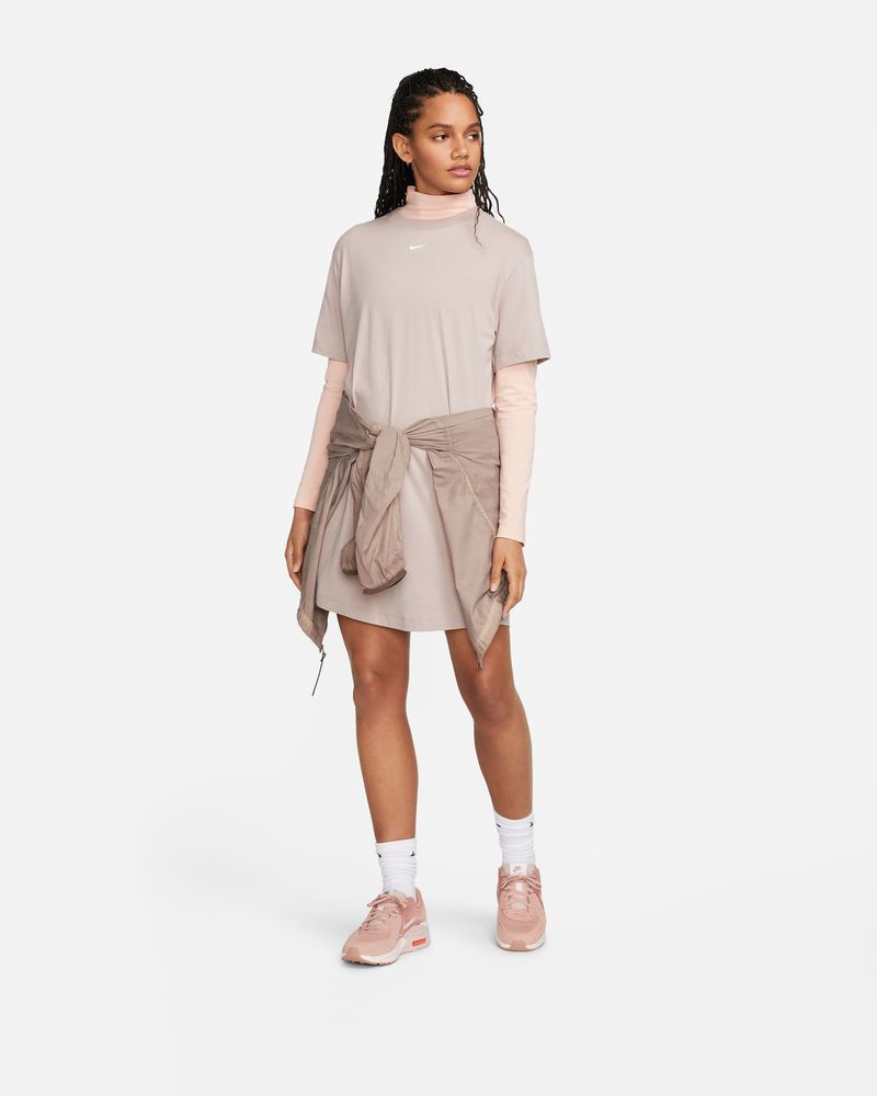Robe t shirt deals nike pastel