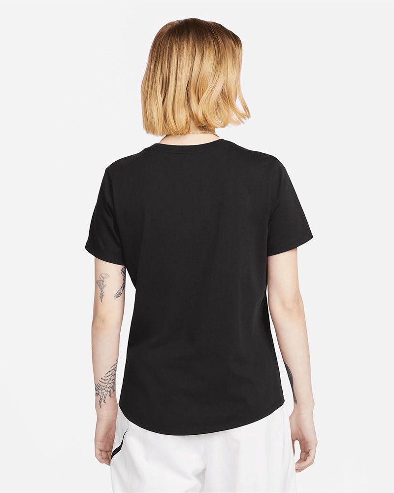Women s Nike Sportswear Club Essentials Black T Shirt EKINSPORT