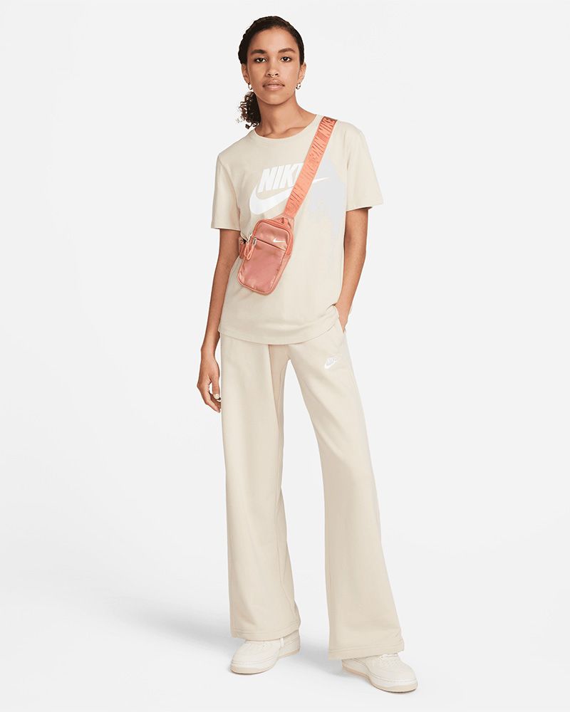 Nike jogging hot sale essential futura femme