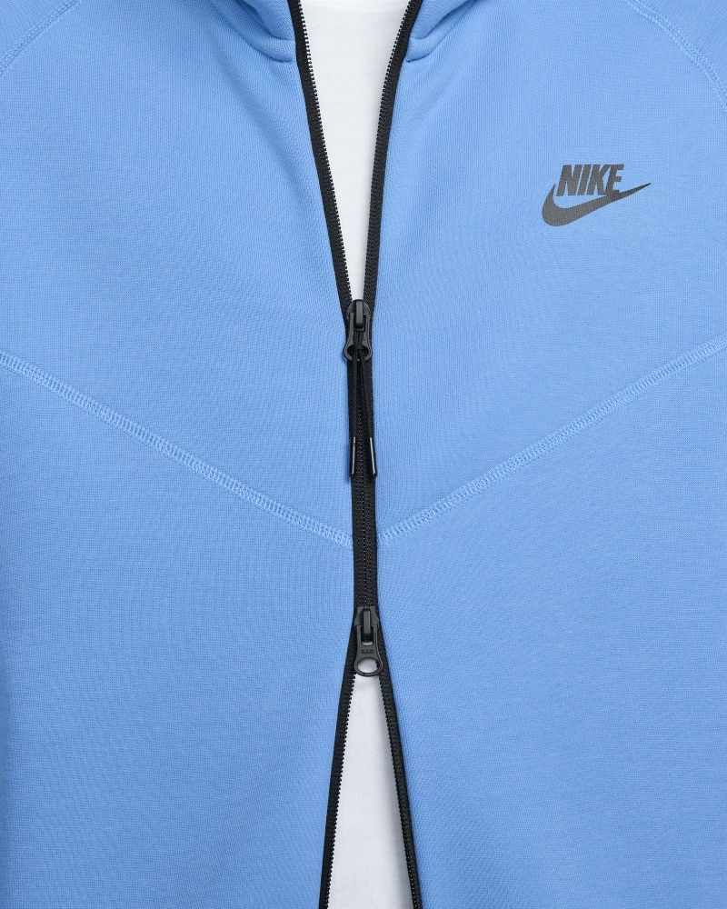Light blue sales nike tech
