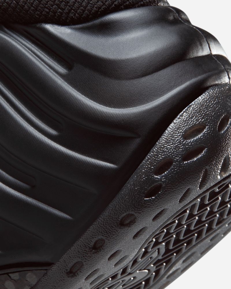 Nike foamposite hotsell one noir