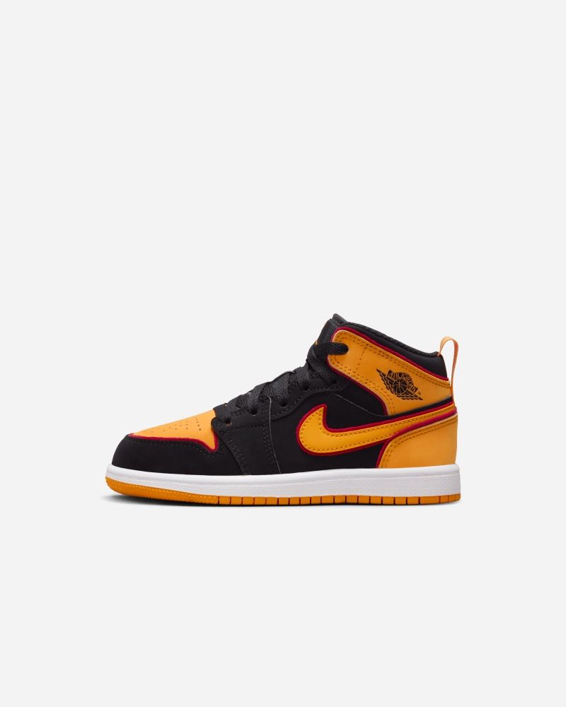 Tenis jordan negro con shop naranja