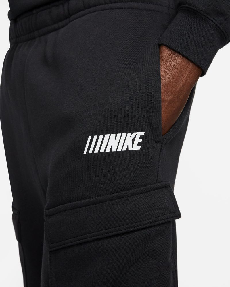 Nike on tour cargo track pants discount