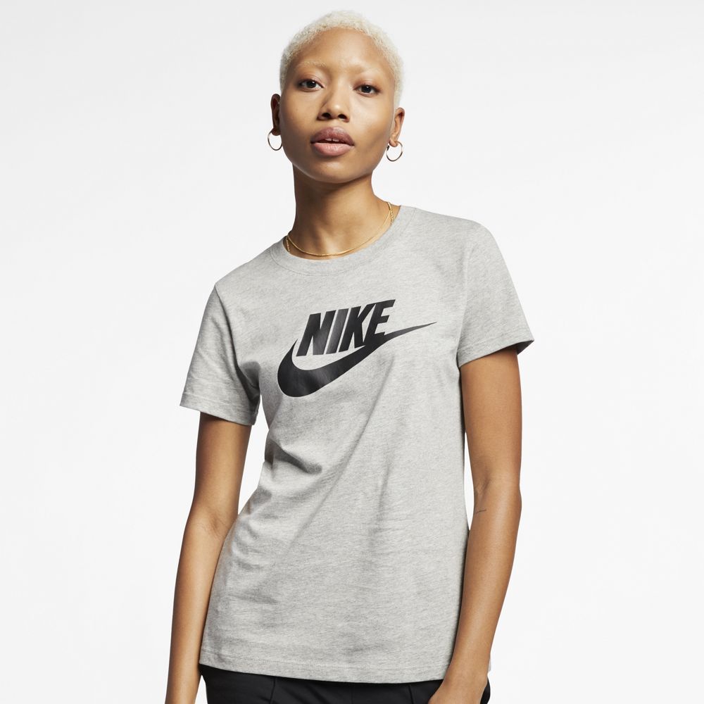 T-shirt femme Sportswear Essentials Nike · Nike · Sports · El
