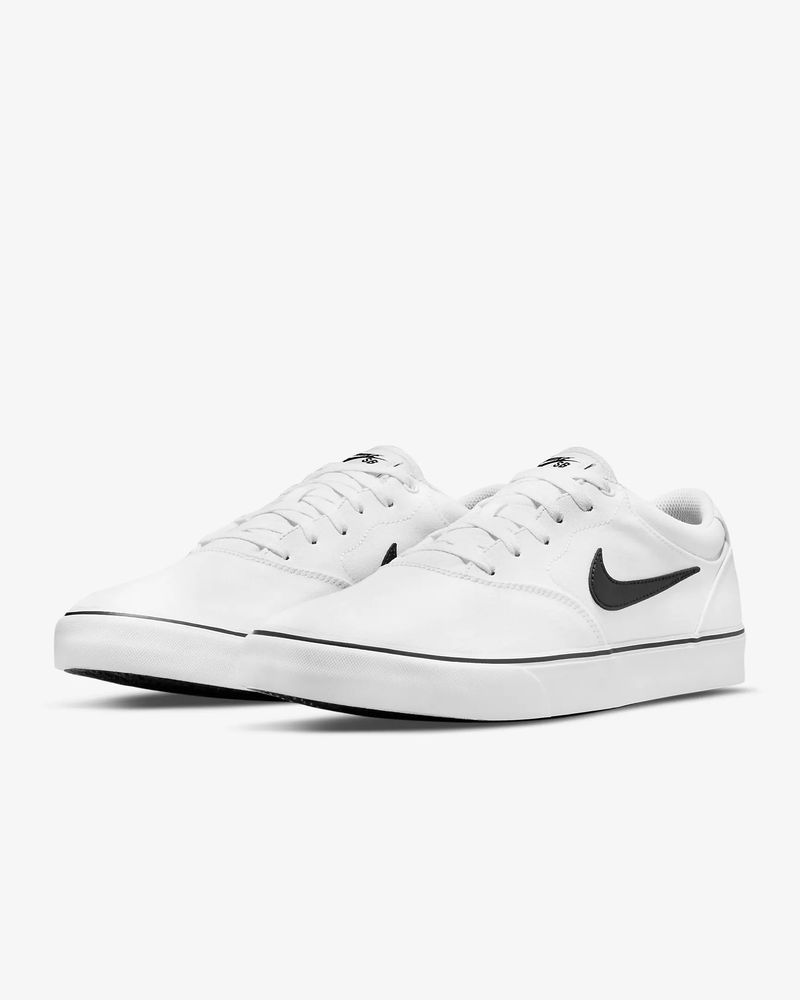 Nike sb charge canvas blanche top
