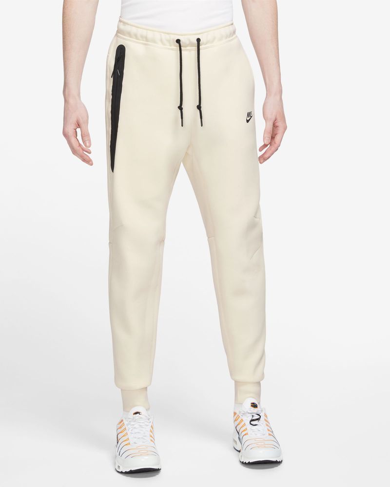Chandal cheap nike beige