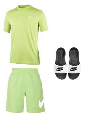 Set producten Nike Sportswear voor Mannen. T-shirt + Korte broek + Slippers (3 artikelen)