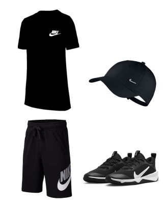 Conjunto de productos Nike Sportswear para Niño. Camiseta + Pantalón corto + Gorra + Zapatillas (4 productos)