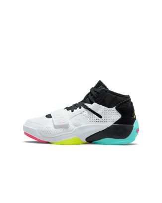 chaussures basket nike zion 2 blanc noir pour enfant do9514 107