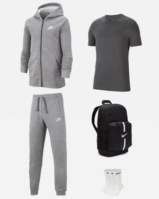 Conjunto de produtos Nike Sportswear para Criança. Conjunto de jogging + T-shirt + Saco + Meias (5 itens)