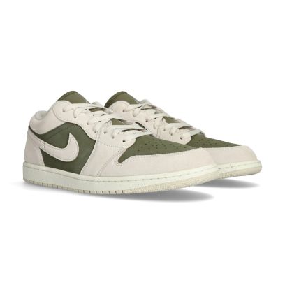 Chaussures Jordan Air Jordan 1 Low SE Beige & Vert