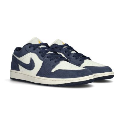 Chaussures Jordan Air Jordan 1 Low SE Bleu Foncé & Blanc