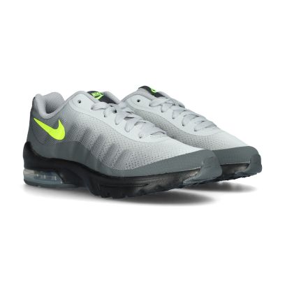 Chaussures Nike Air Max Invigor Gris pour enfant