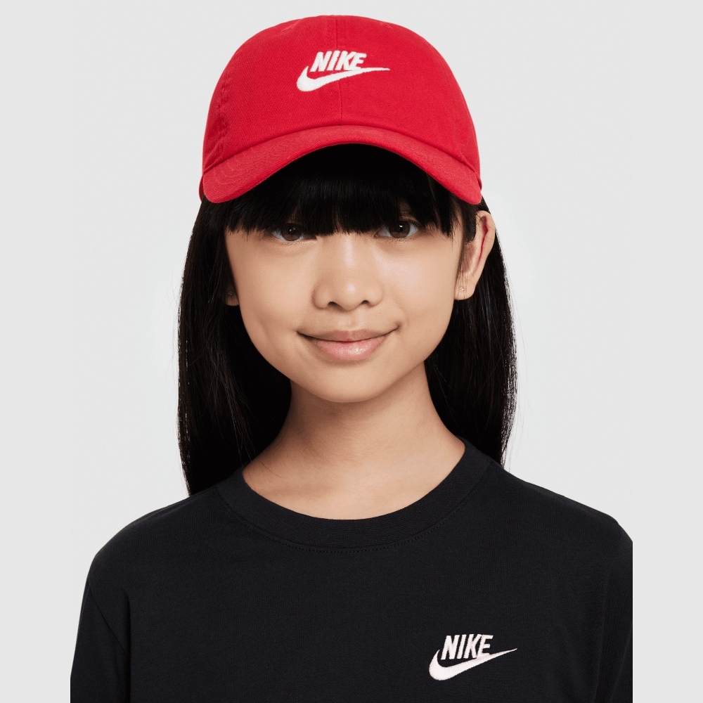 casquette rouge nike
