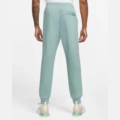 Nike club jogger pistachio frost 2025