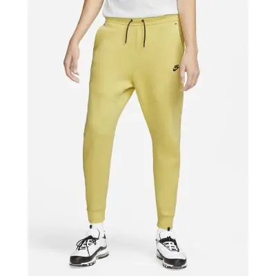 Nike tech jogging bottoms hot sale