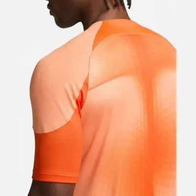 Nike striker iv orange shop
