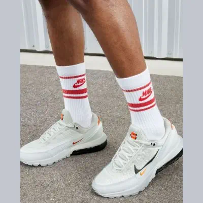 Scarpe nike con etichetta sales