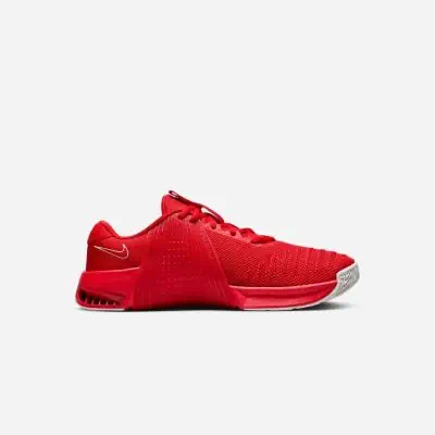 Red nike metcon 2025