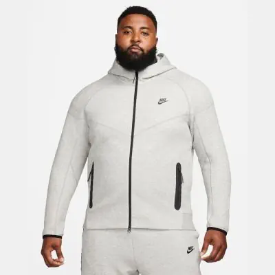 Set producten Nike Sportswear Tech Fleece voor Heren. Hooded sweatshirt met rits Joggingbroek 2 artikelen EKINSPORT
