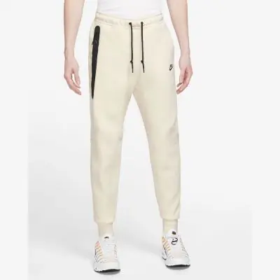 Calzini da jogging Nike Tech Fleece Slim Fit Beige da uomo EKINSPORT