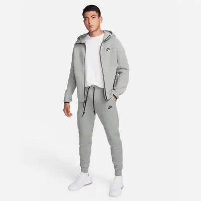 Nike slim fit tech fleece sales