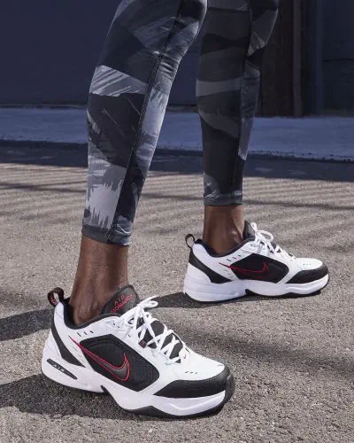 Monarch nike rouge top