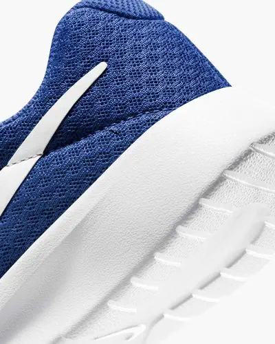 Nike tanjun colours deals