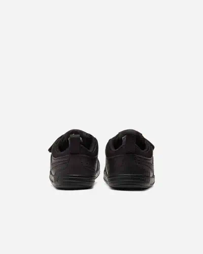 Nike pico 4 v junior boys trainers hotsell