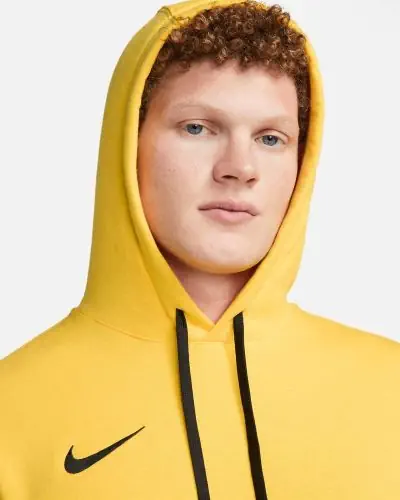 Nike Team Club 20 Heren Hoodie CW6894 719 Geel EKINSPORT