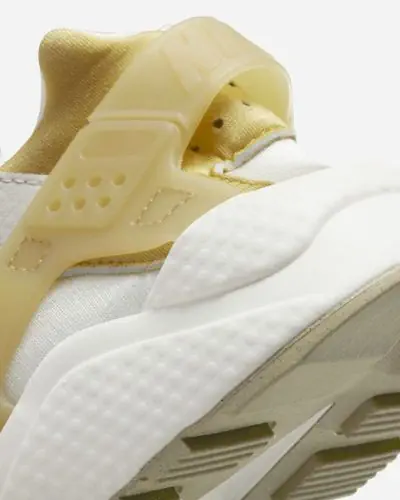 Nike Air Huarache Women s Shoe DV6976 100 White EKINSPORT