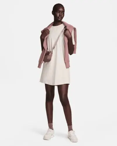 T shirt Robe Nike Sportswear Essential Blanc Creme pour femme EKINSPORT