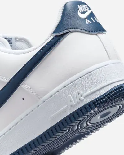 Chaussures Nike Air Force 1 07 Blanc Bleu Marine pour Homme EKINSPORT