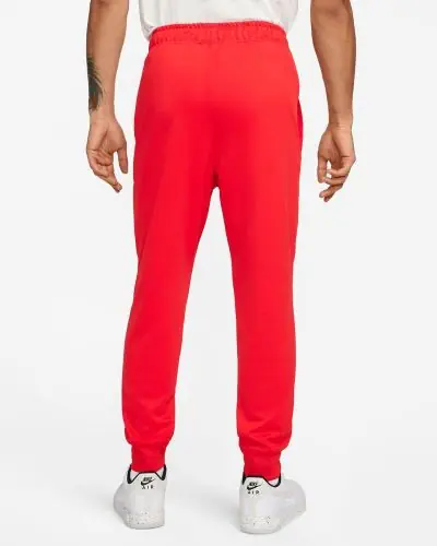 Pantalon Nike Sportswear Standard Issue Rojo Hombre FN4904 657 EKINSPORT